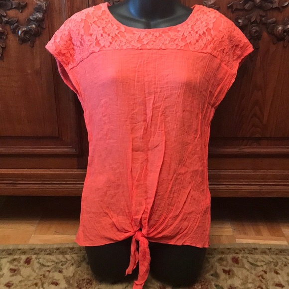 Cable & Gauge coral lace tie front top - Picture 1 of 4